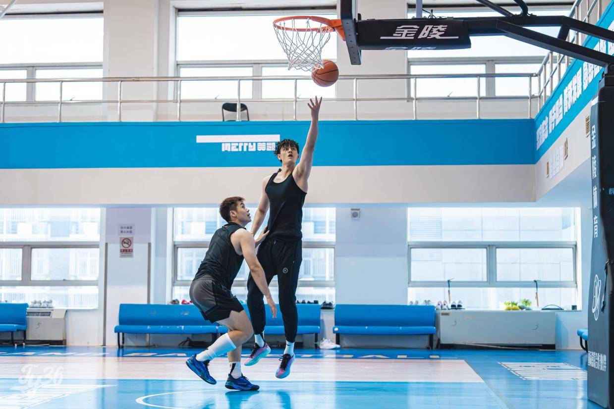 曾凡博二次闯美前景如何？合同转正有难度也有利好